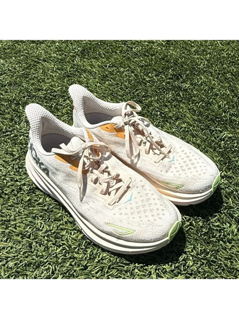 Hoka Clifton 9 Vanilla/Astral Size 11 Women’s
